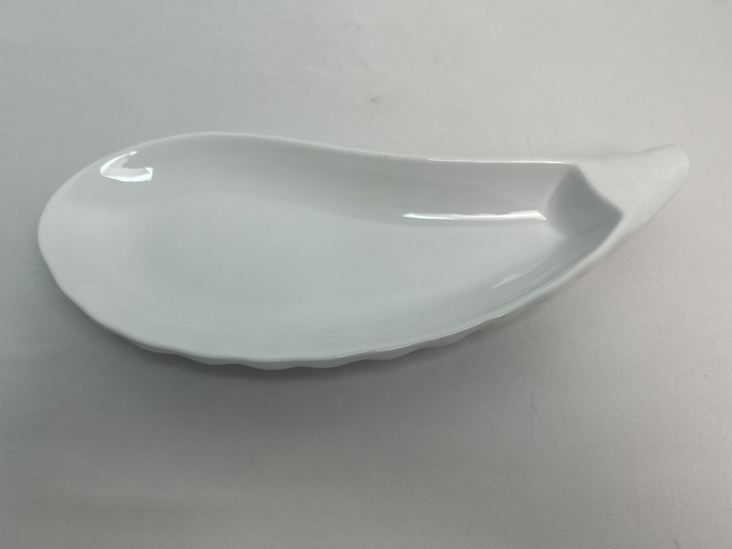 Plato Irregular Blanco de 33 Cm