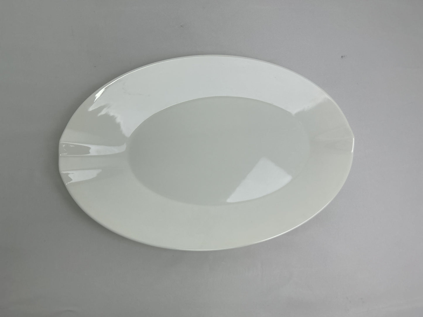 Plato Con Forma de Ovalo de 30,5 Cm